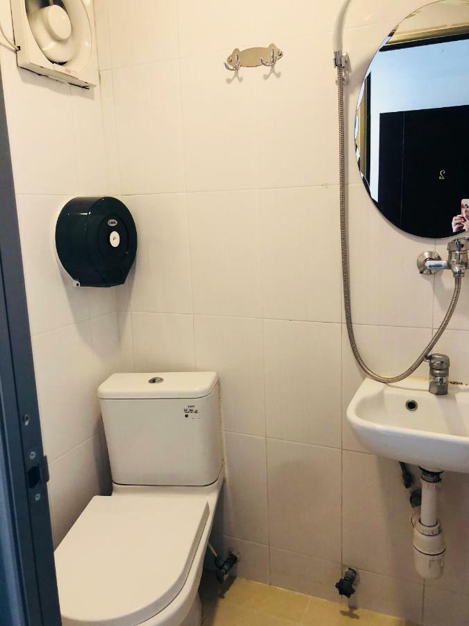 Chung Kiu Come Inn Hongkong Buitenkant foto